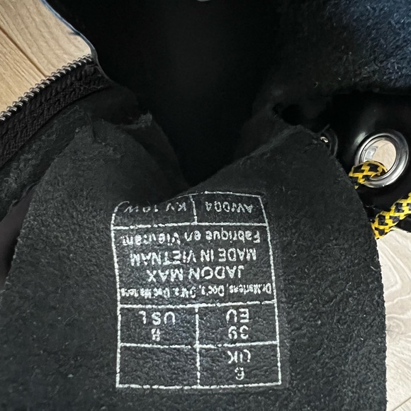 Dr Marten platform boots - Picture 8 of 8